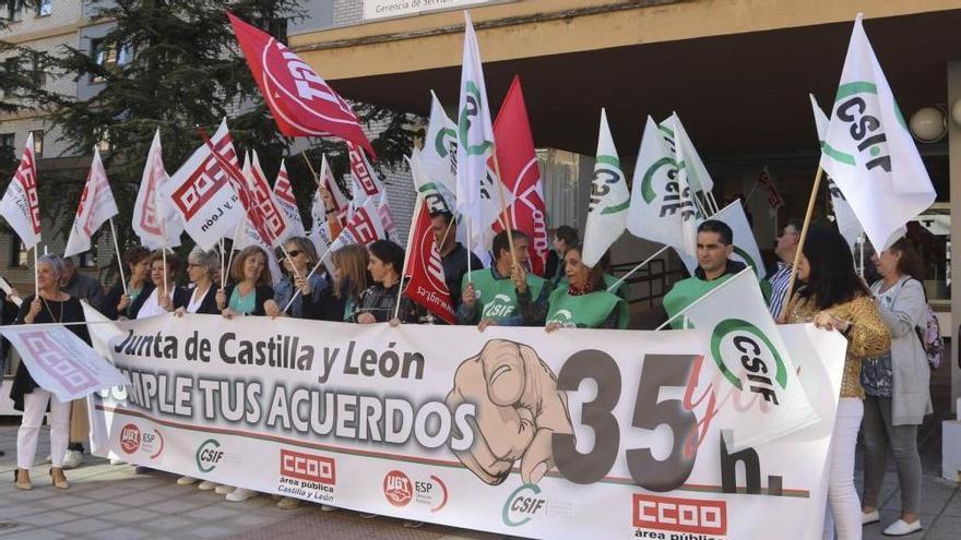 La aplicación de 35 horas a la jornada laboral enfrenta a concejales de PP y PSOE de Benavente