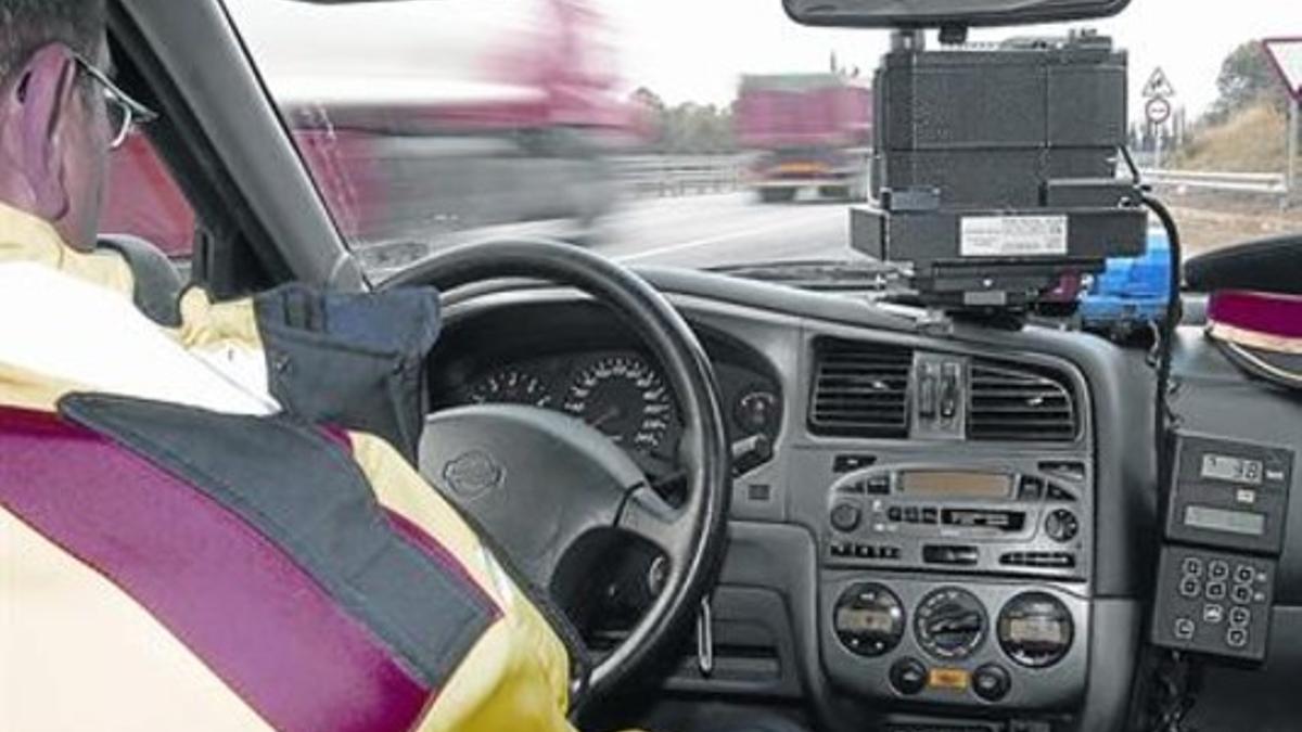 Un radar móvil instalado en un coche de los Mossos d'Esquadra.