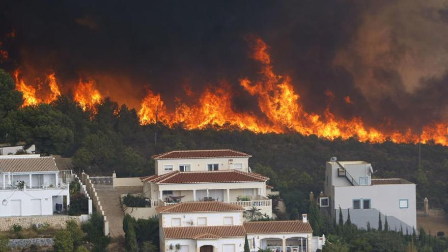 Imagen de un incendio en la provincia de Alicante.