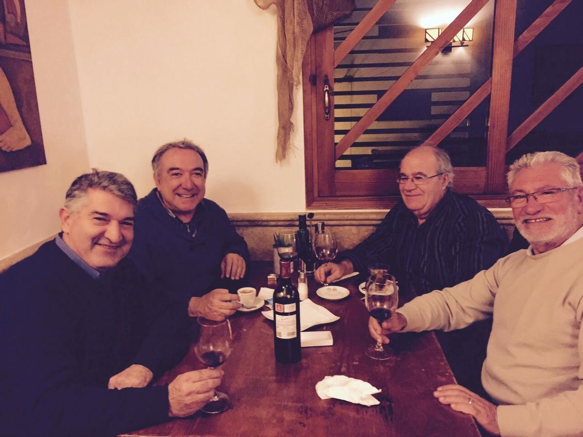 Joan Ramon Prats (al fondo a la derecha), con Pep Marí 'Marge', Marià Torres 'Rafal' i Joan Marí 'Marge'.