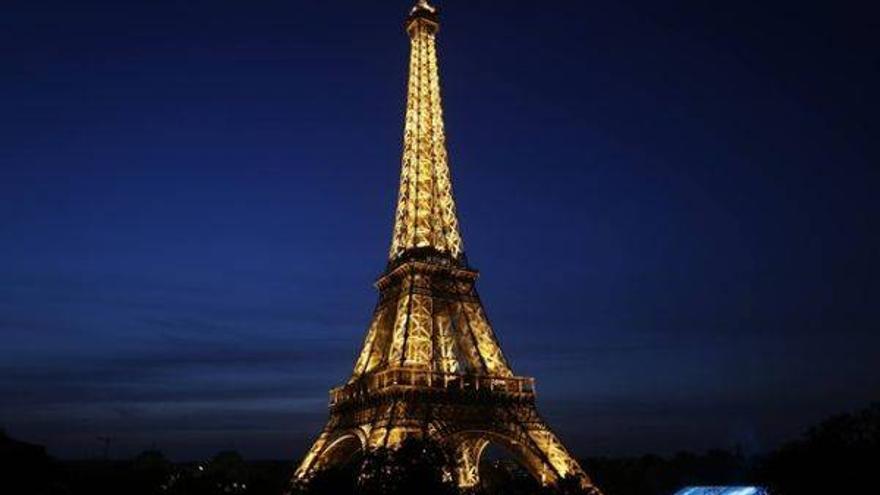 Una torre Eiffel con energías renovables