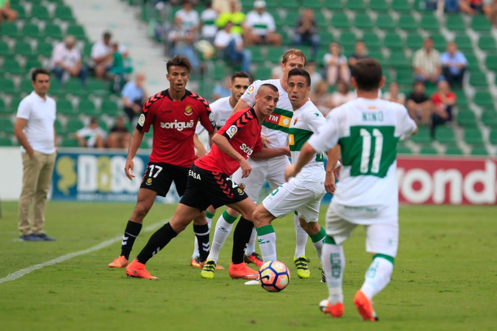 Elche y Nàstic empatan en el Martínez Valero