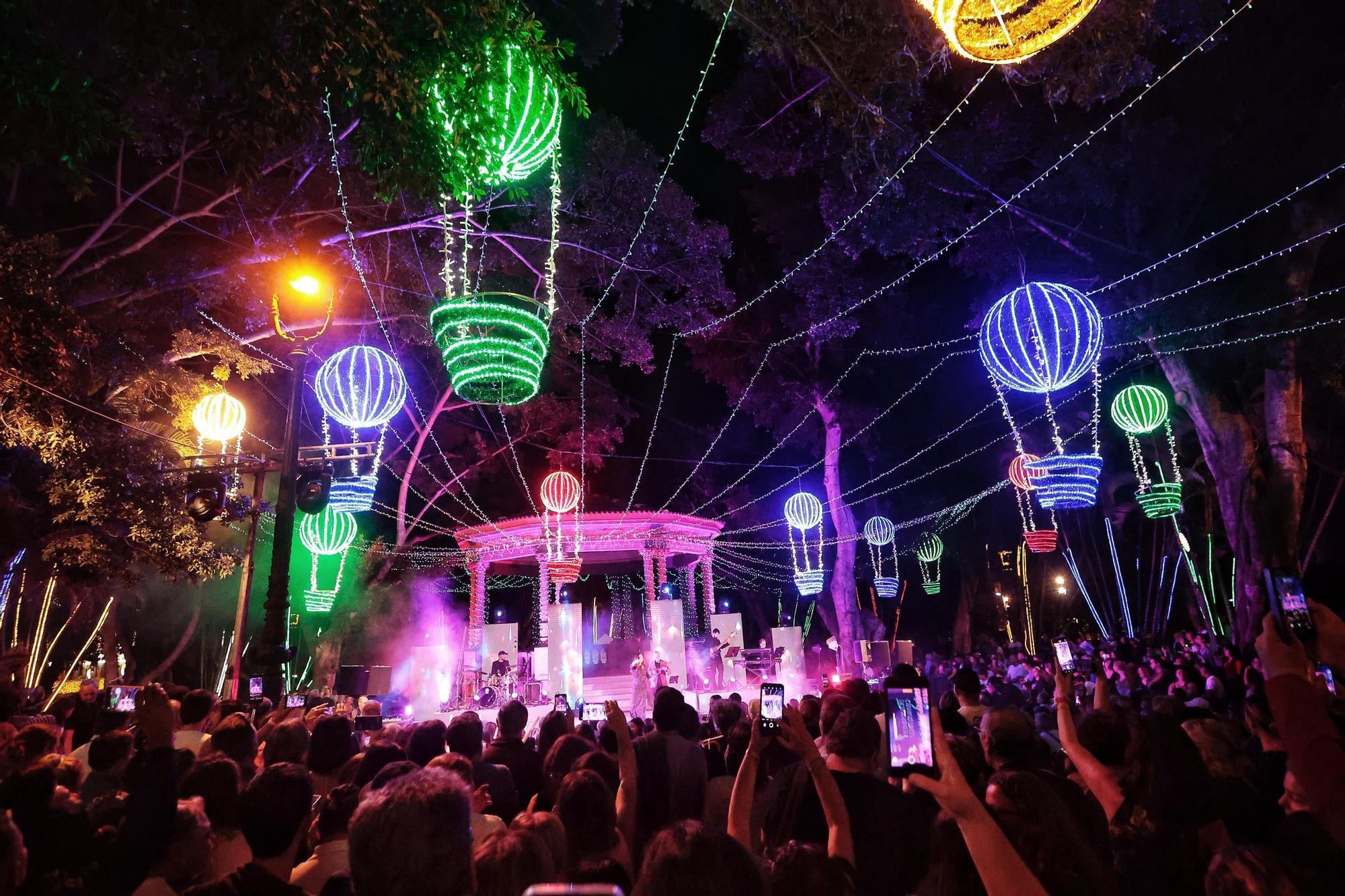 Encendido de las luces navideñas de Santa Cruz