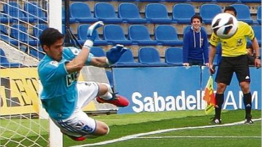 Roberto Santamaría tornarà a Montilivi amb la samarreta del Ponferradina pel partit de Copa.