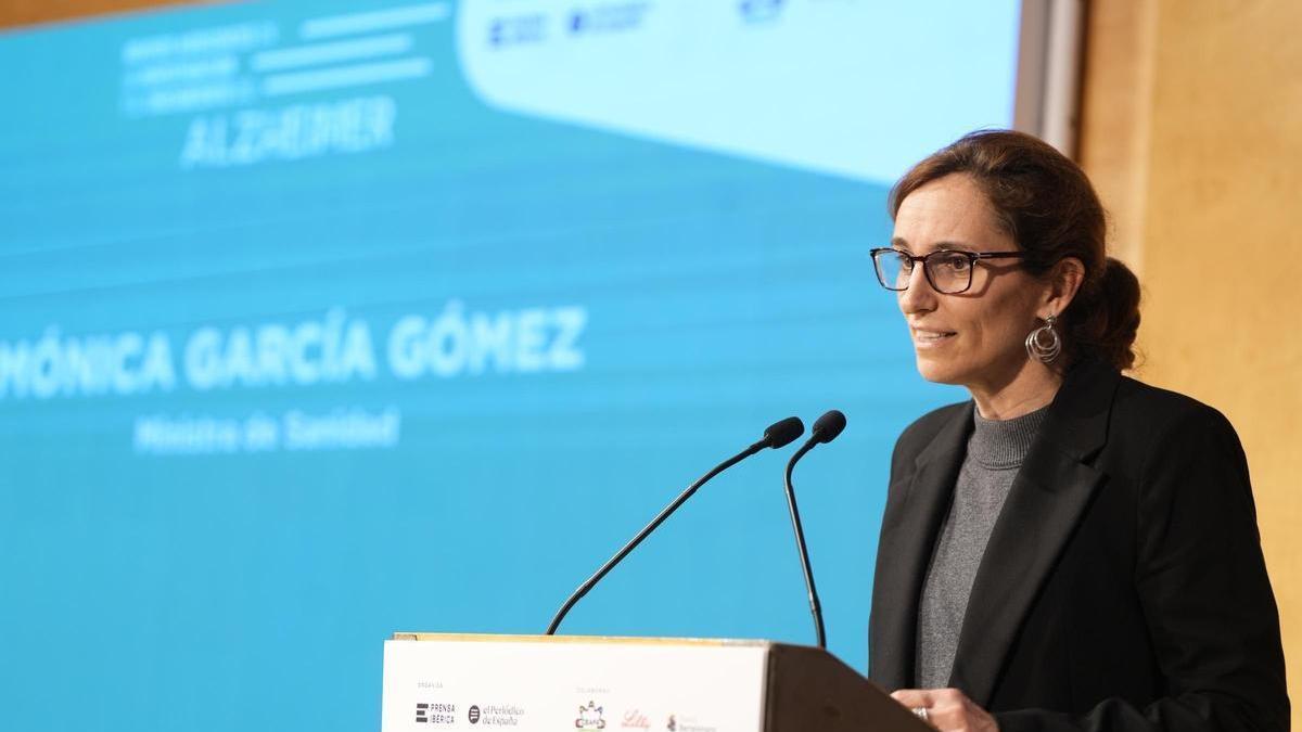 La ministra de Sanidad, Mónica García, durante la clausura del encuentro.