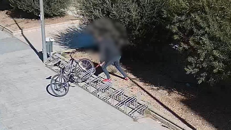 La Guardia Civil detiene al autor del robo de bicicletas y patinetes eléctricos en Sant Joan