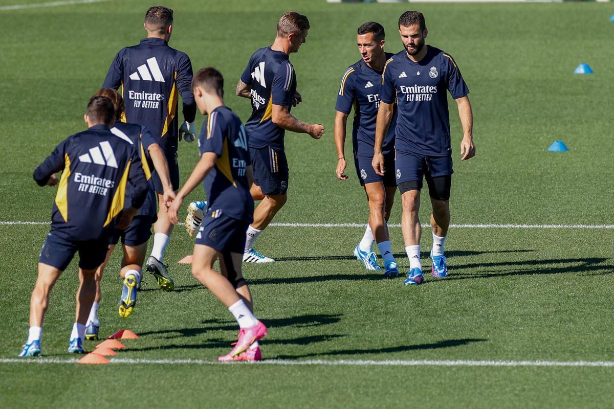 Los jugadores del Real Madrid, durante el último entrenamiento, previo al partido contra la UD Las Palmas.