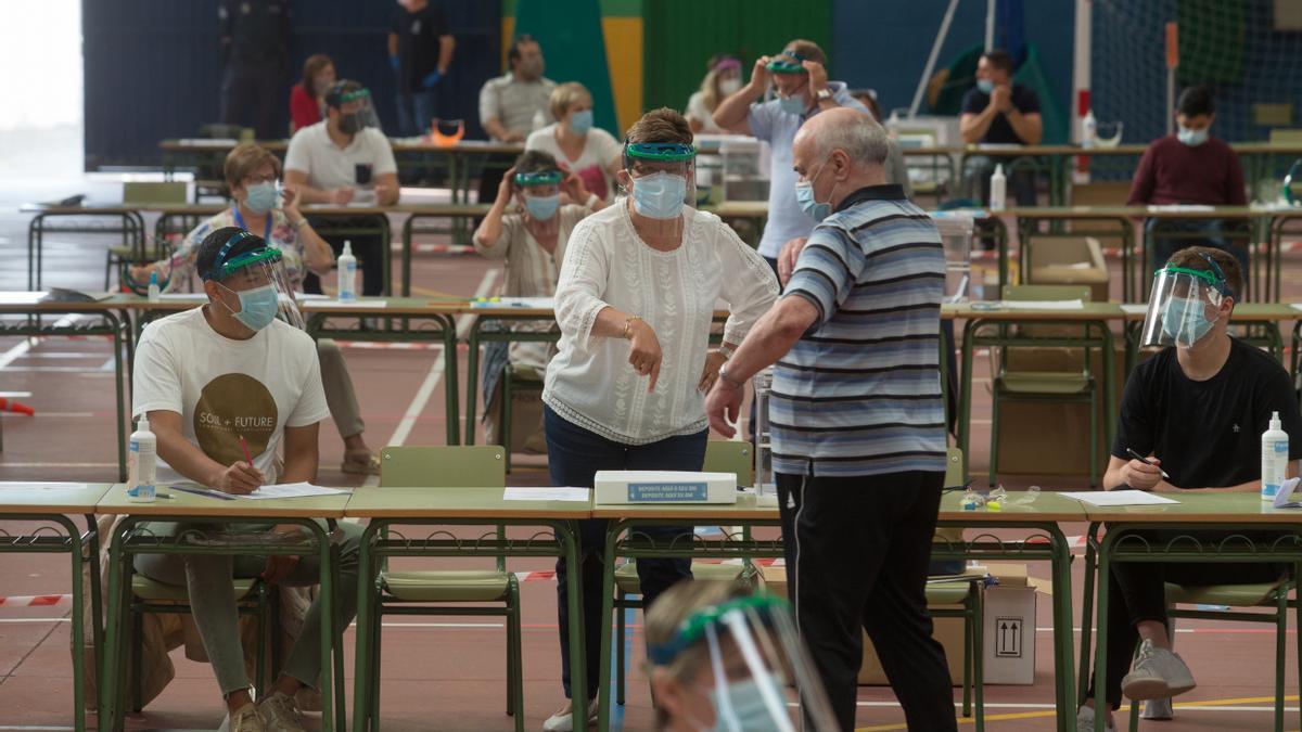 Una imagen de las elecciones en Galicia en mitad de la crisis del coronavirus