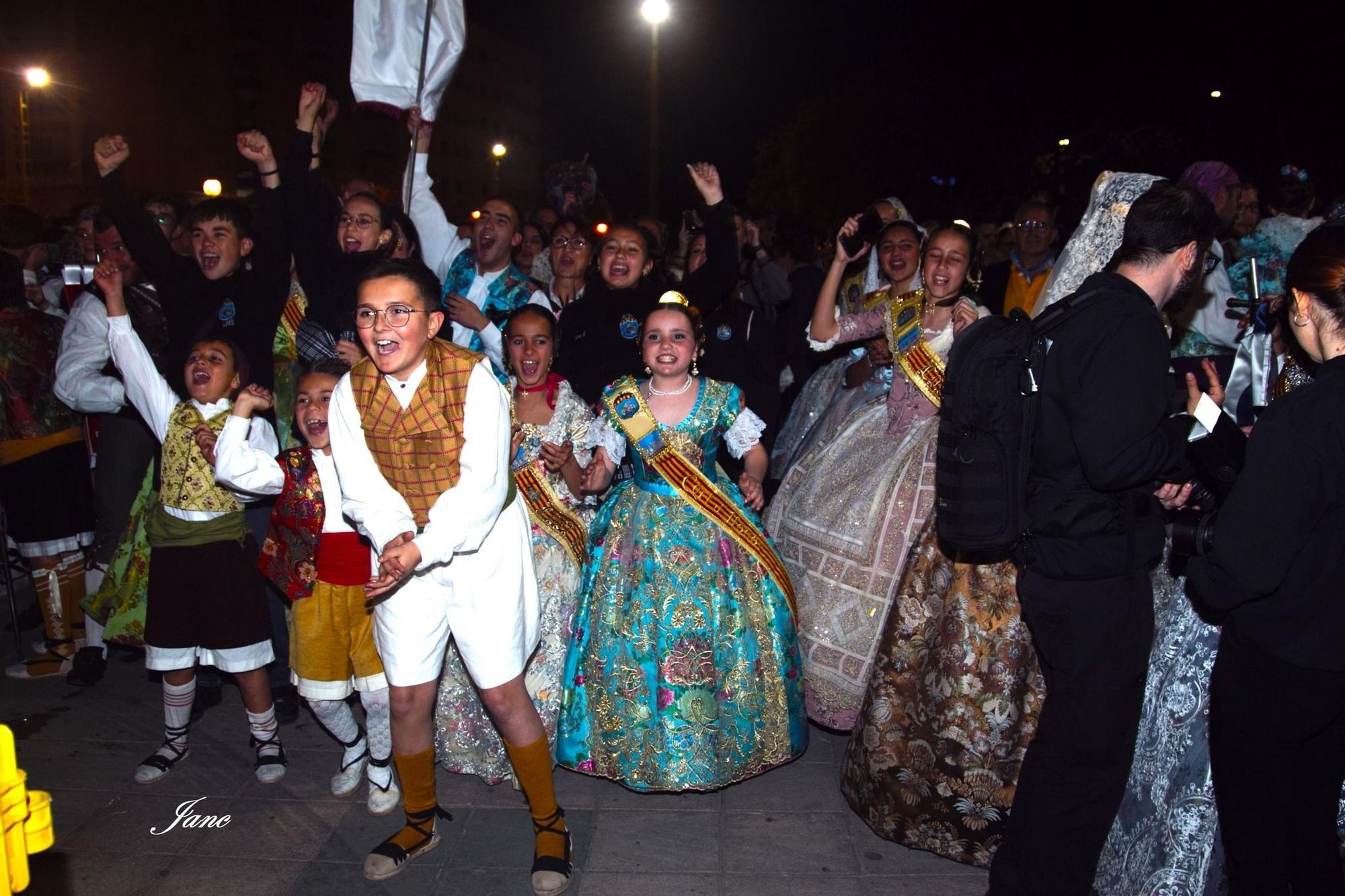 Búscate en la ofrenda y la entrega de premios de las fallas de Oliva