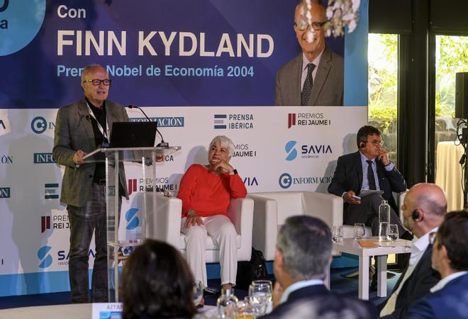 Desayuno coloquio premio Nobel economía Finn Kydland