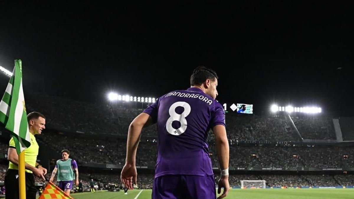 Rolando Mandragora en la ida contra el Betis en semifinales de la Conference League en el Benito Villamarín