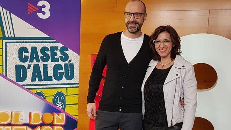 TV3 busca ampliar el seu «star system» amb els fitxatges de Joan Maria Pou i Llum Barrera