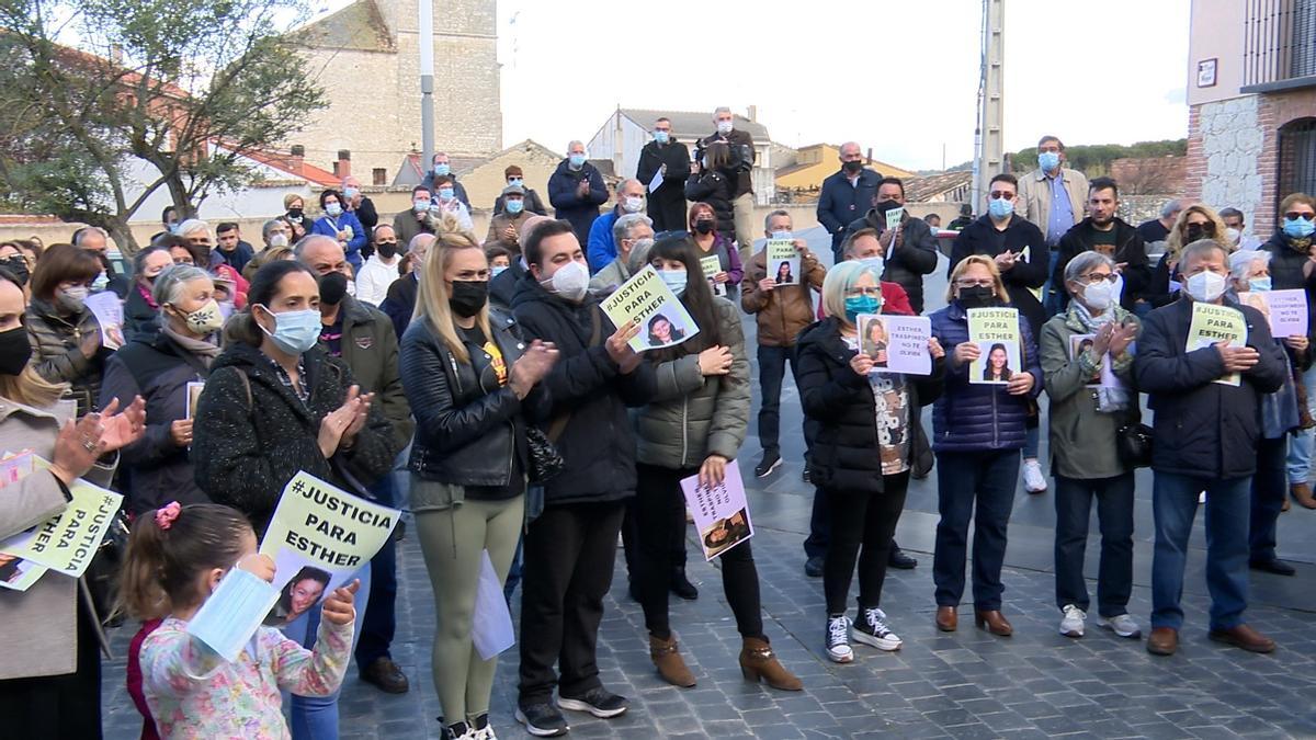 Concentración en Traspinedo en recuerdo de Esther López.