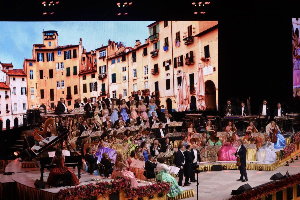 Nueva fiesta alegre y cálida en torno a la música a cargo de André Rieu Nueva fiesta alegre y cálida en torno a la música a cargo de André Rieu