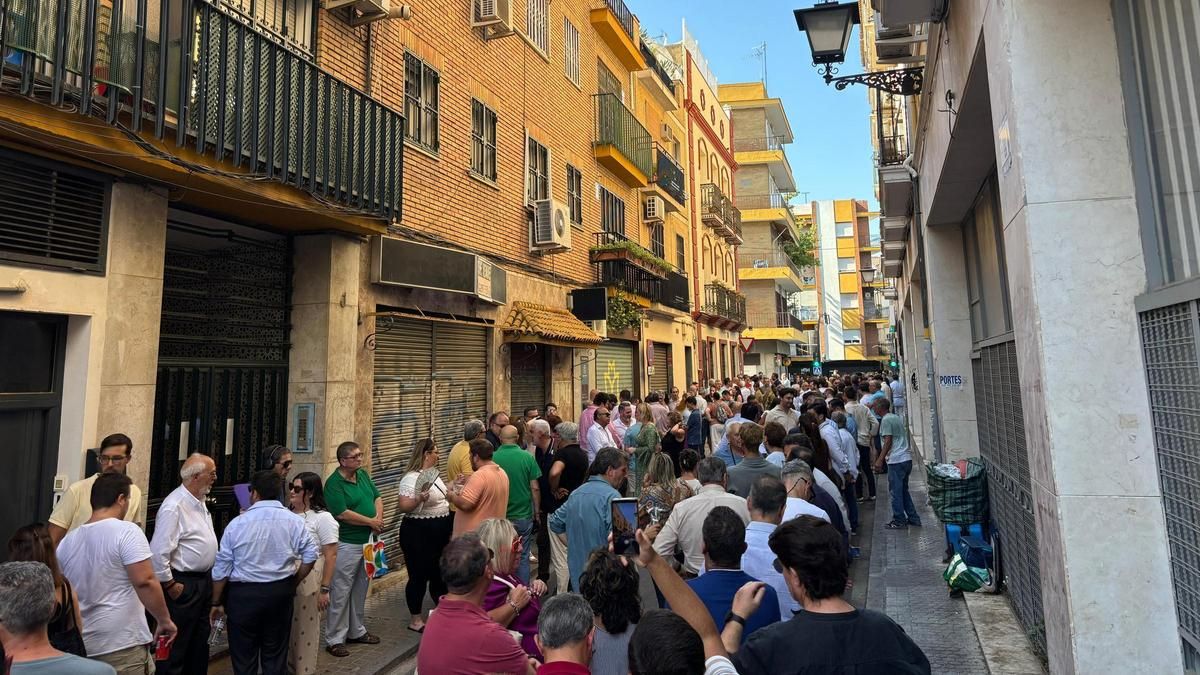 Aspecto de la calle Muro a dos horas del Cabildo.
