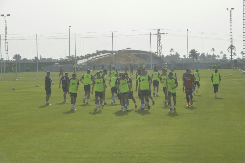 Primer entrenamiento del Elche con Vicente Mir