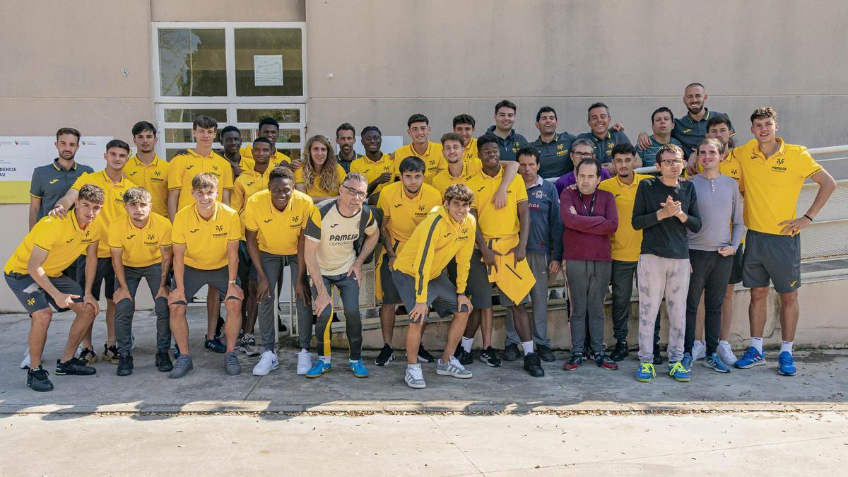 Los componentes del juvenil A del Villarreal CF han forjado un vínculo especial con El CAU de Castelló.
