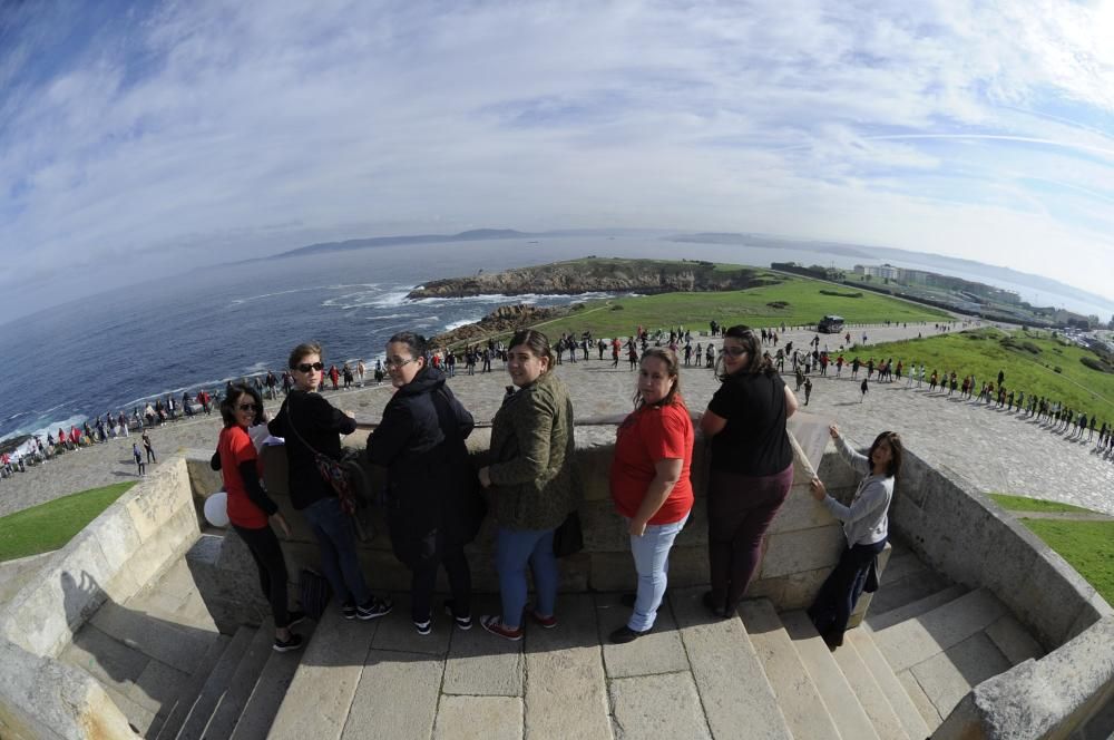 La empresa de telemarketing prevé concentrar en A Coruña el 58% de los despidos, 205. Los trabajadores denuncian que el despido colectivo es fraudulento.