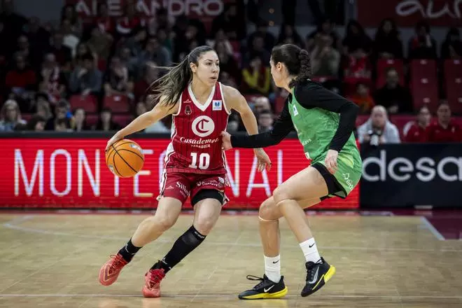Laia Flores, jugadora del Casademont Zaragoza: "Es espectacular lo que hemos hecho, pero queda toda una vuelta"