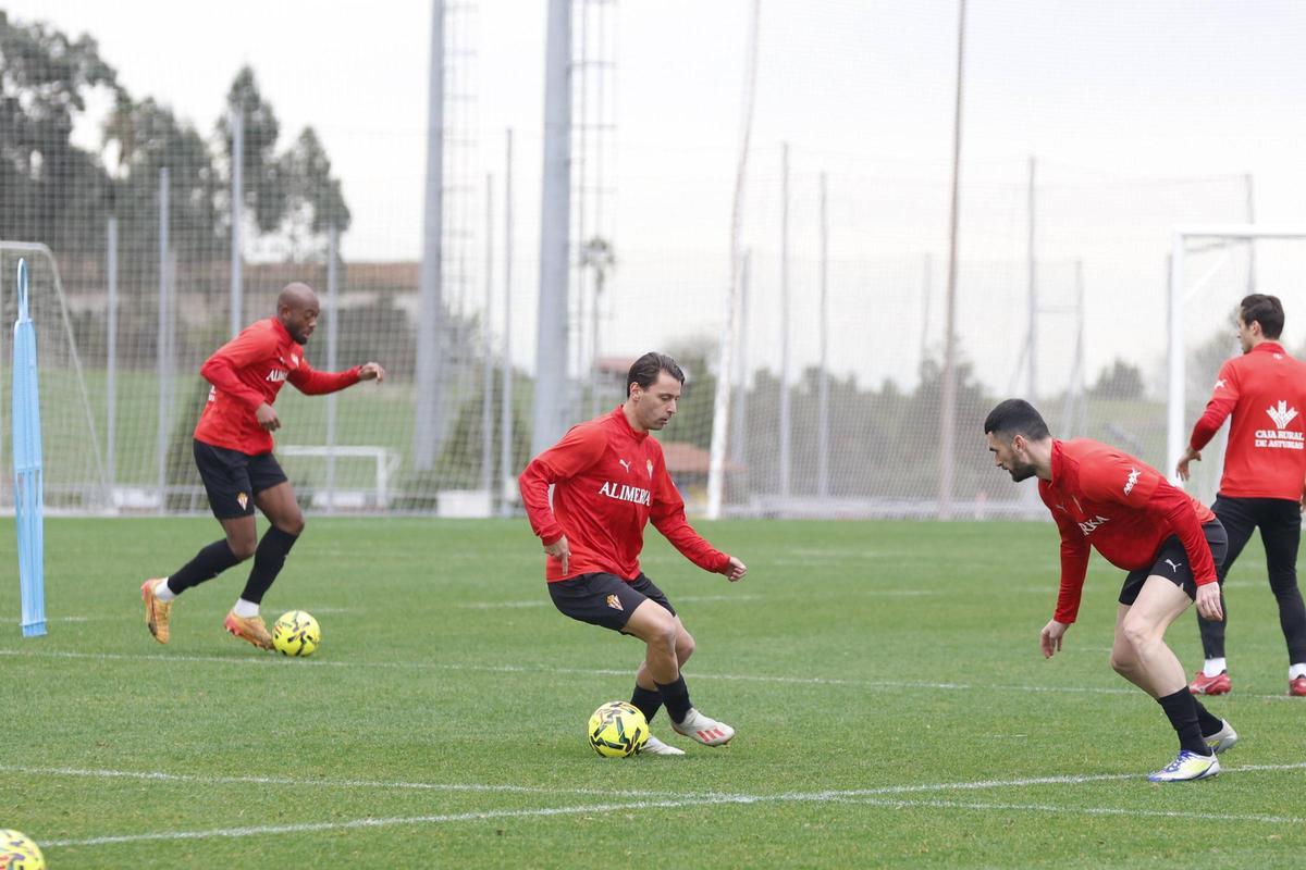 FOTOS: José Riestra ya lidera desde Mareo el proyecto del Sporting FOTOS: José Riestra ya lidera desde Mareo el proyecto del Sporting
