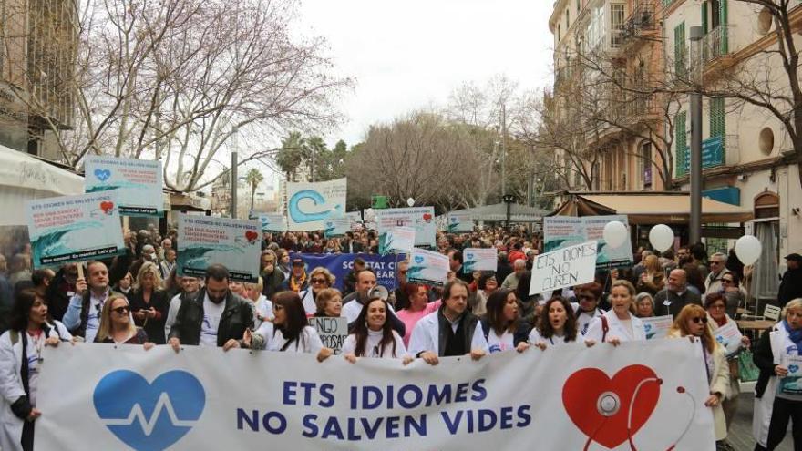 Imagen de la manifestación del domingo contra el decreto del catalán en la sanidad.