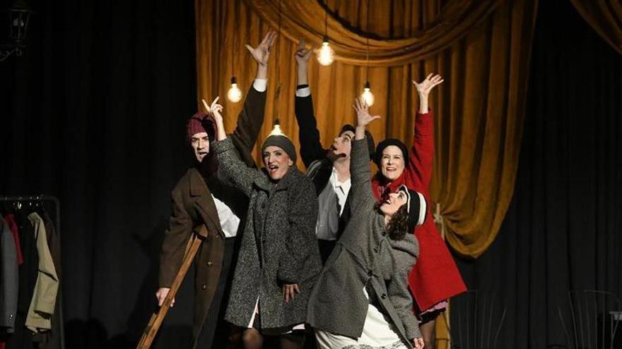 Una de les escenes de l’obra «Brechtíada, amb un toc de cabaret», de la companyia Els Carlins