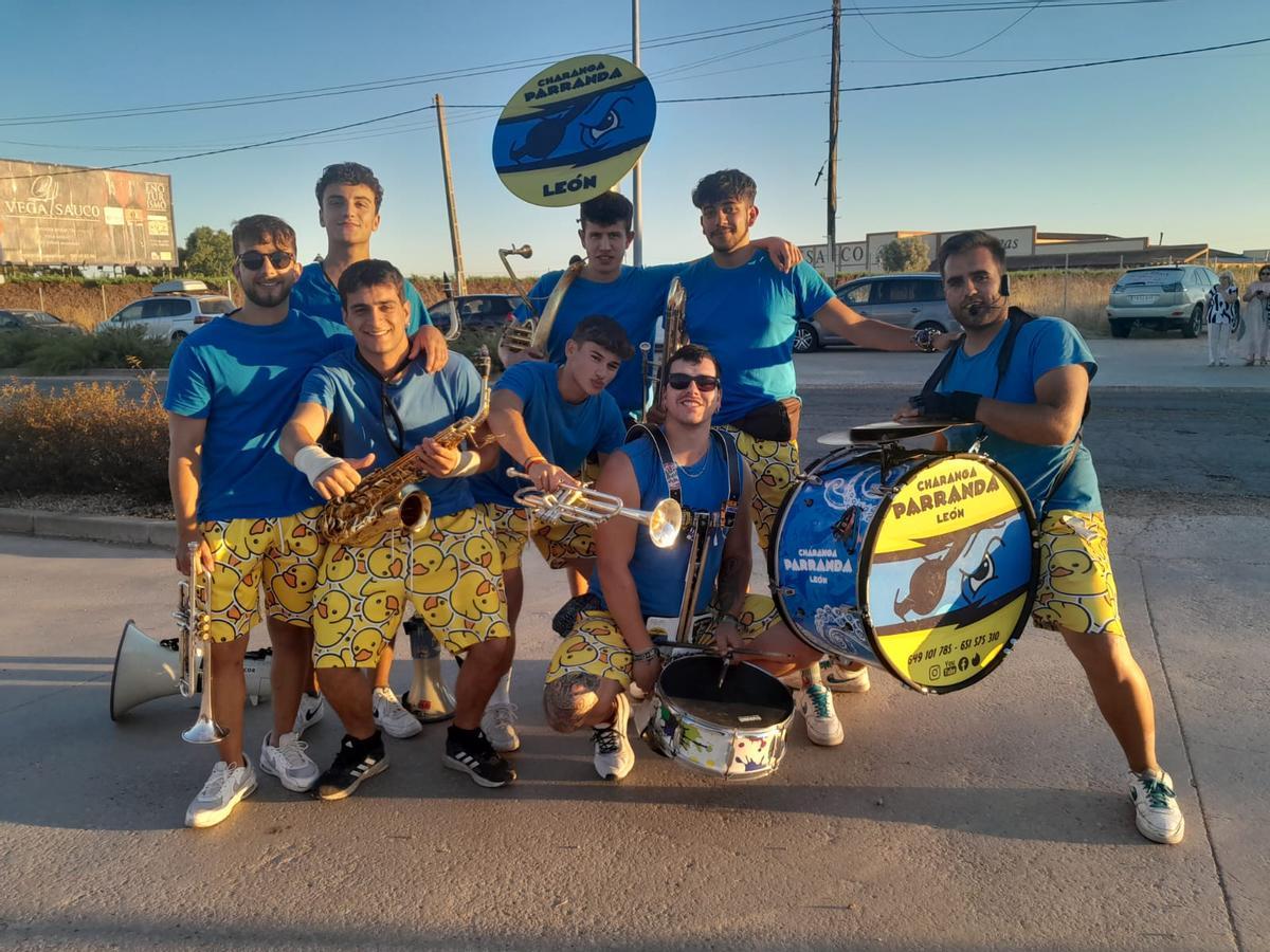 GALERÍA | Morales de Toro se mete de lleno en las fiestas con un desfile de carrozas y disfaces GALERÍA | Morales de Toro se mete de lleno en las fiestas con un desfile de carrozas y disfaces