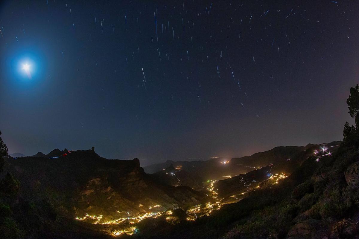 Trazos de estrellas captados en 250 fotos disparadas durante una hora desde Tejeda.