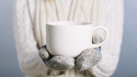 Estos calentadores de tazas te mantendrán la bebida a la temperatura perfecta todo el día