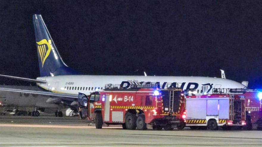 La estampida de pasajeros del avión de Ryanair en el aeropuerto de Palma se produjo al activarse la alerta de fuego en el motor