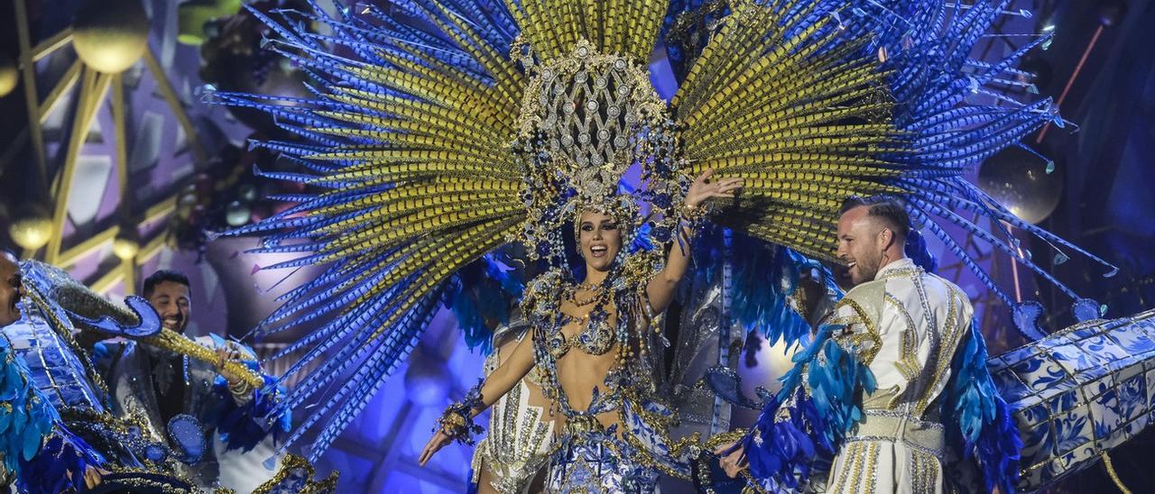 El comienzo de la Gala de la Reina del Carnaval de Las Palmas de Gran Canaria, en imágenes