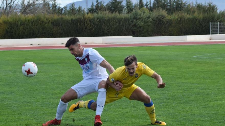 El FC Jumilla ve la luz al final del túnel