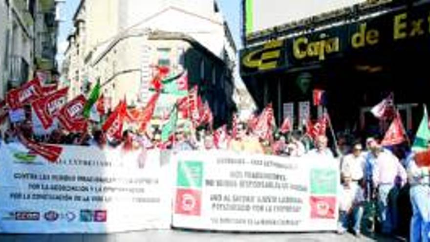 Manifestación de trabajadores de Caja Extremadura en Cáceres