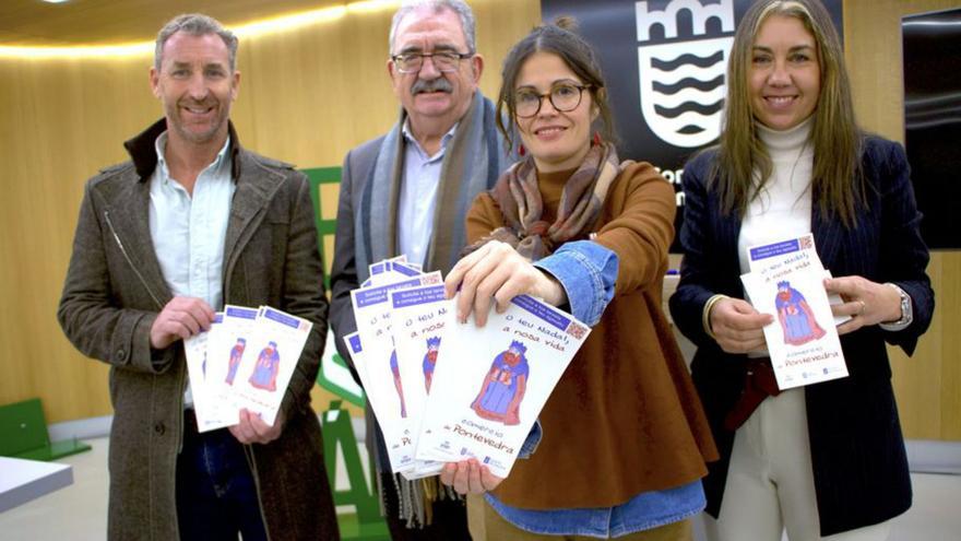 Anabel Gulías presenta la iniciativa con los comerciantes. | FdV