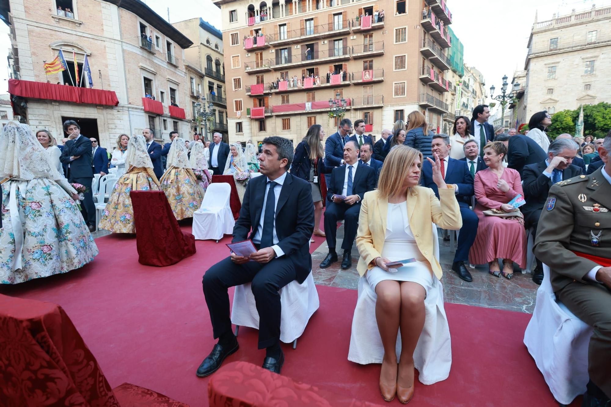 Todas las fotos de la Missa d'Infants en la plaza de la Virgen