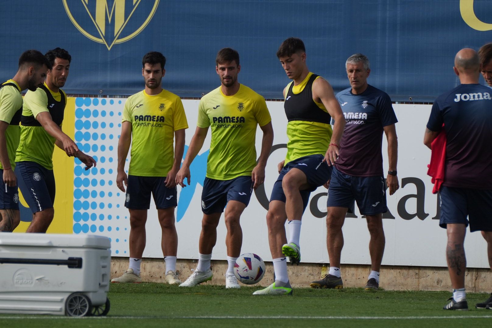 Primer entrenamiento de Sorloth y Gabbia como jugadores del Villarreal