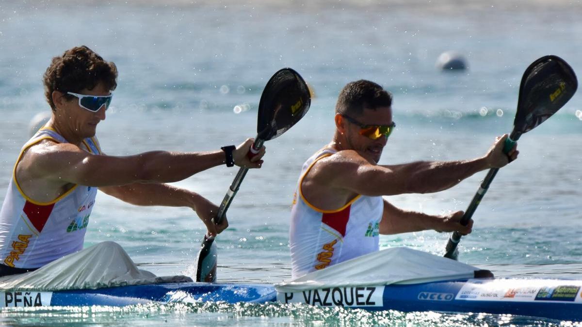 Iñigo Peña y Pedro Vázquez, compitiendo en Urbekistán.