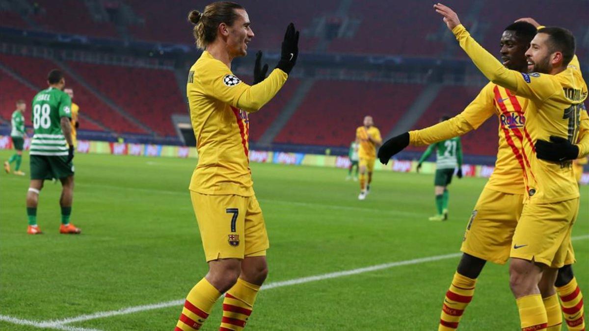 Griezmann celebra el primer gol del Barça en el Puskas Arena