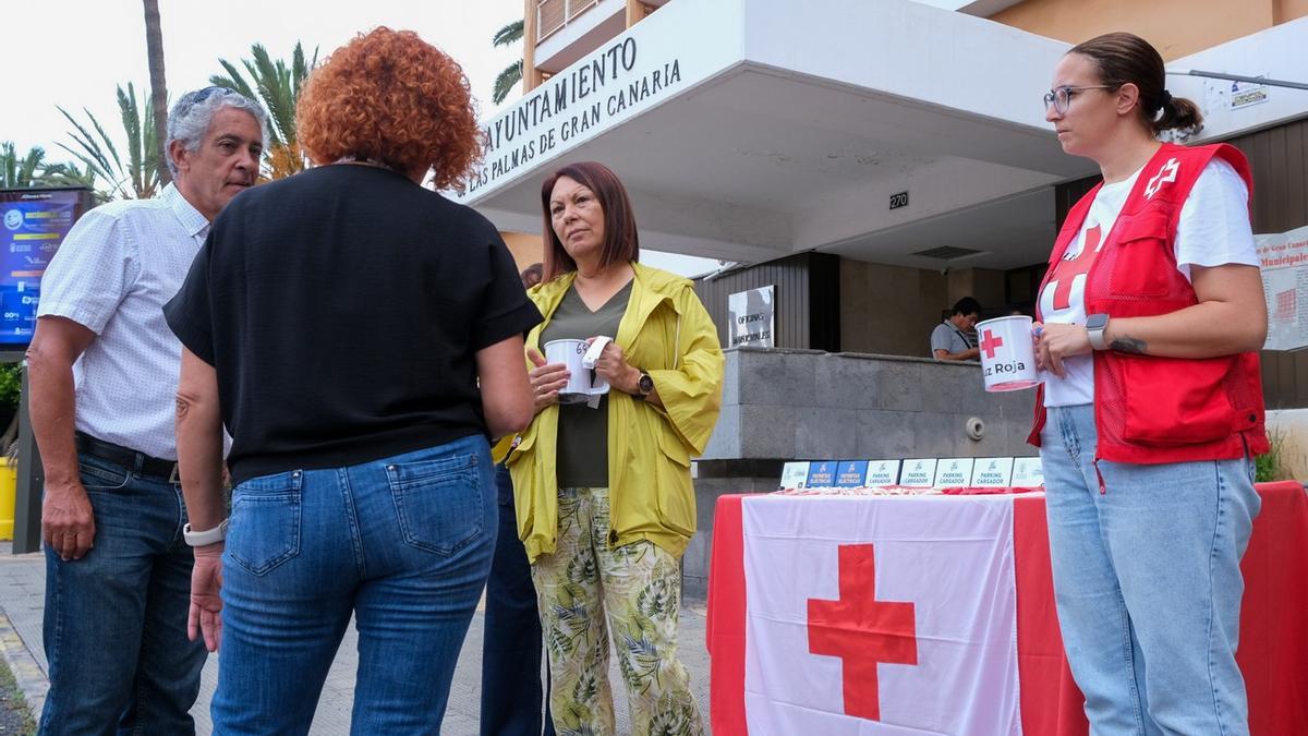 El Ayuntamiento se suma a la celebración del 'Día de la banderita' de Cruz Roja Española.
