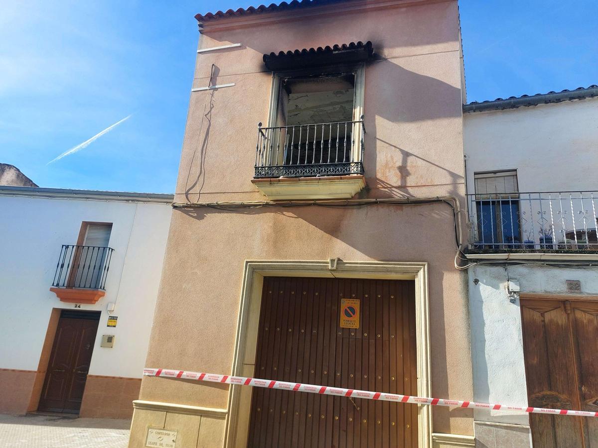 Estado en el que quedó la vivienda tras el fuego.