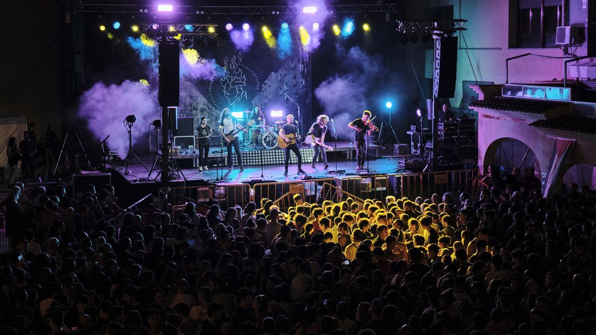 Concert de la Festa Major Alternativa a la plaça del Puigmercadal