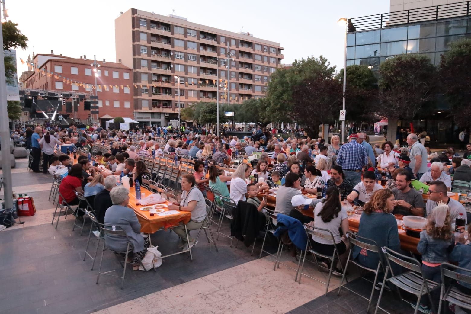 Búscate en la cena de 'pa i porta' de Almassora