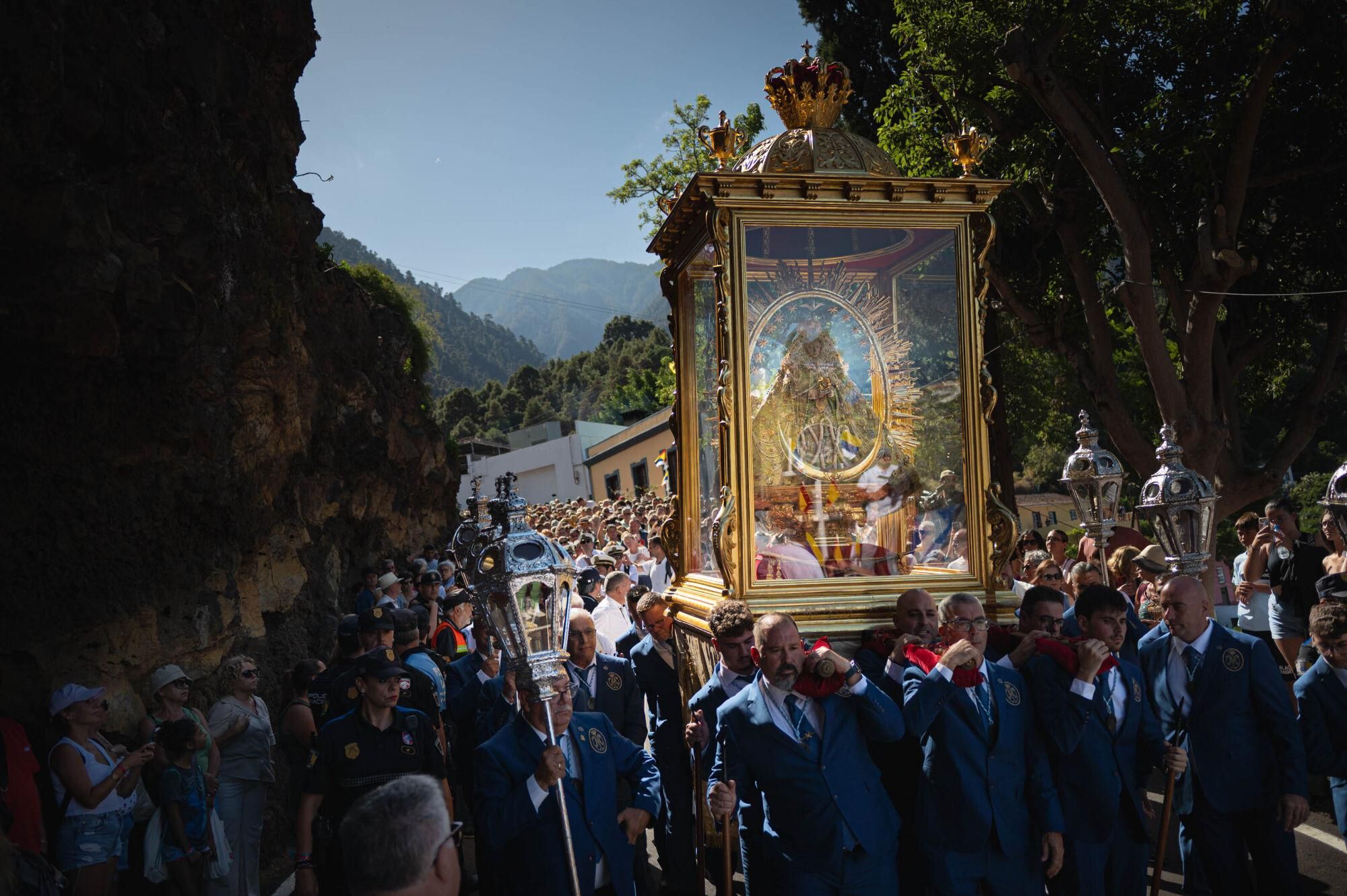 Bajada de La Virgen de Las Nieves en La Palma