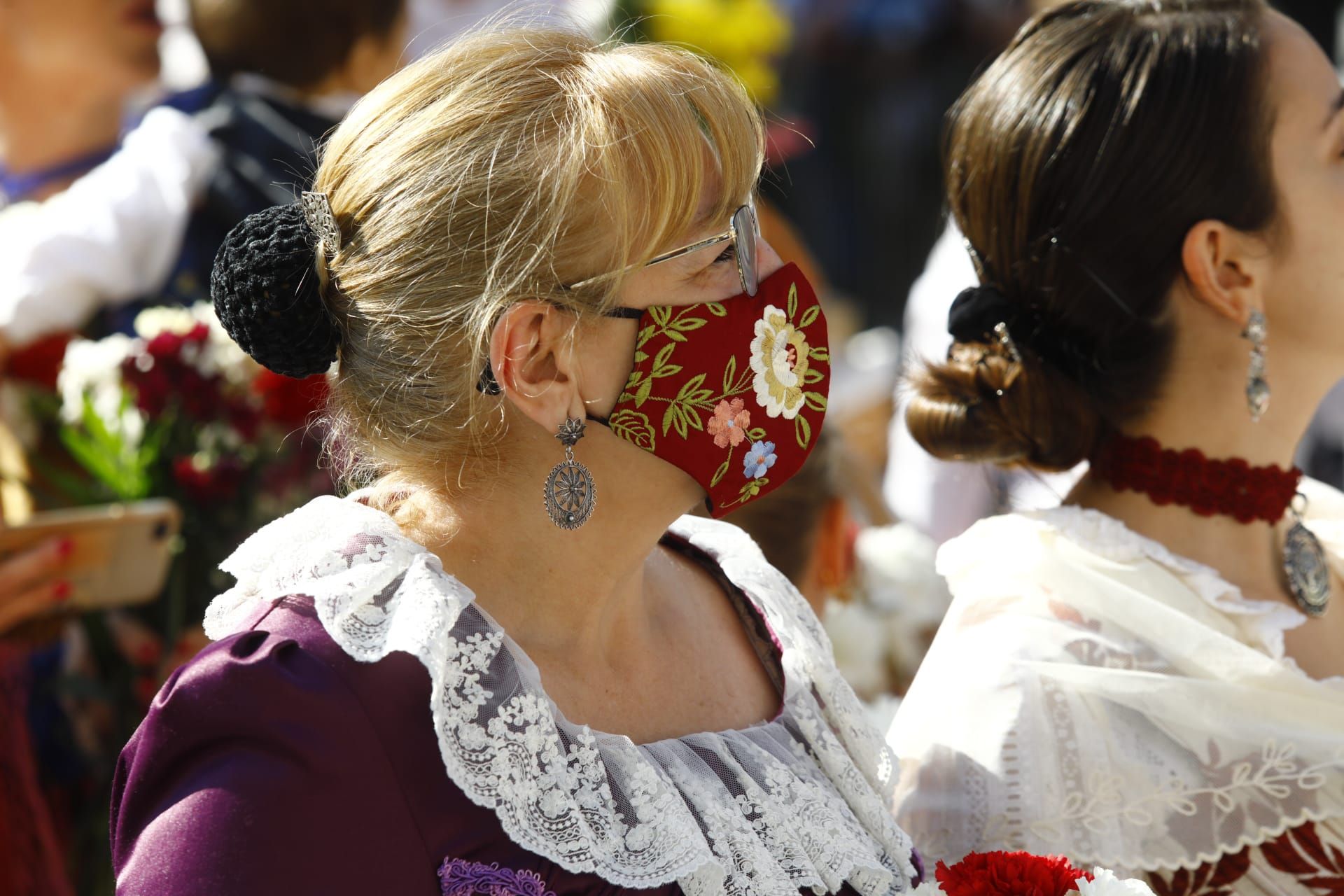 En imágenes | La Ofrenda de Flores a la Virgen del Pilar 2023 en Zaragoza (I)