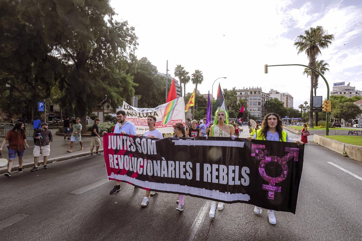 El Orgullo 'alternativo' combina reivindicación política, música y celebración