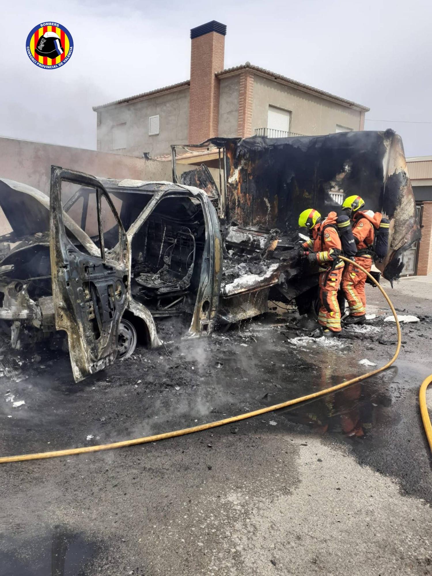 Se desata un incendio en un vehículo industrial en Canals