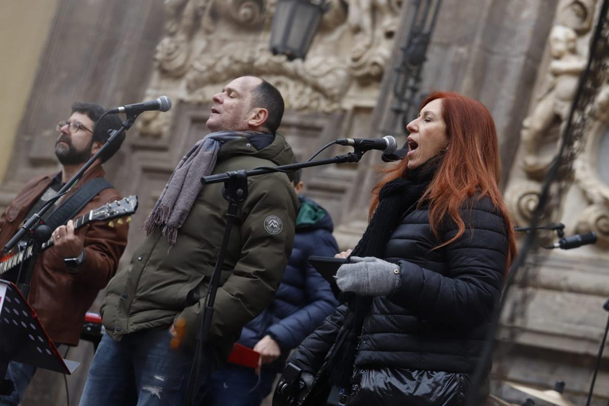 En imágenes | Los zaragozanos salen a la calle para disfrutar de San Valero En imágenes | Los zaragozanos salen a la calle para disfrutar de San Valero