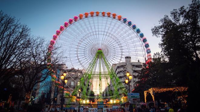 La noria gigante del mercadillo navideño de Vigo