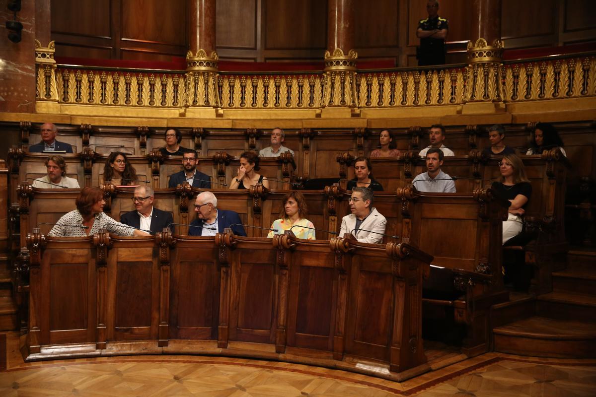 El Ayuntamiento de Barcelona ha celebrado este martes un pleno extraordinario para abrir el mandato del alcalde, Jaume Collboni.