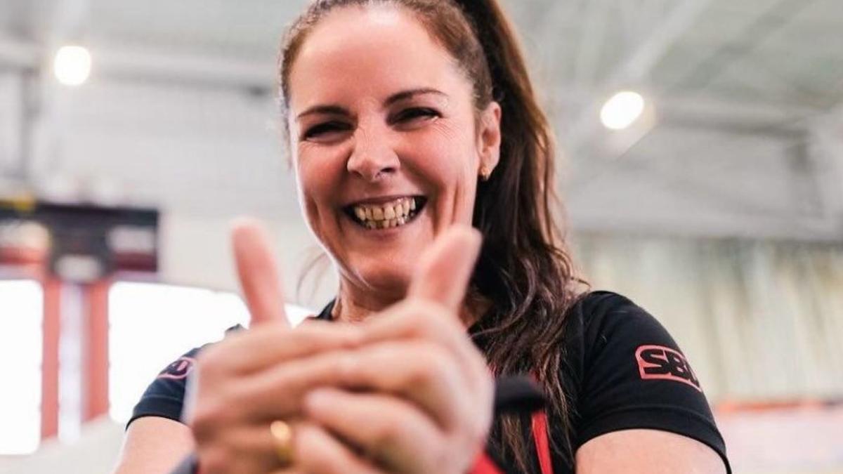 Mariola Corega celebra un triunfo.